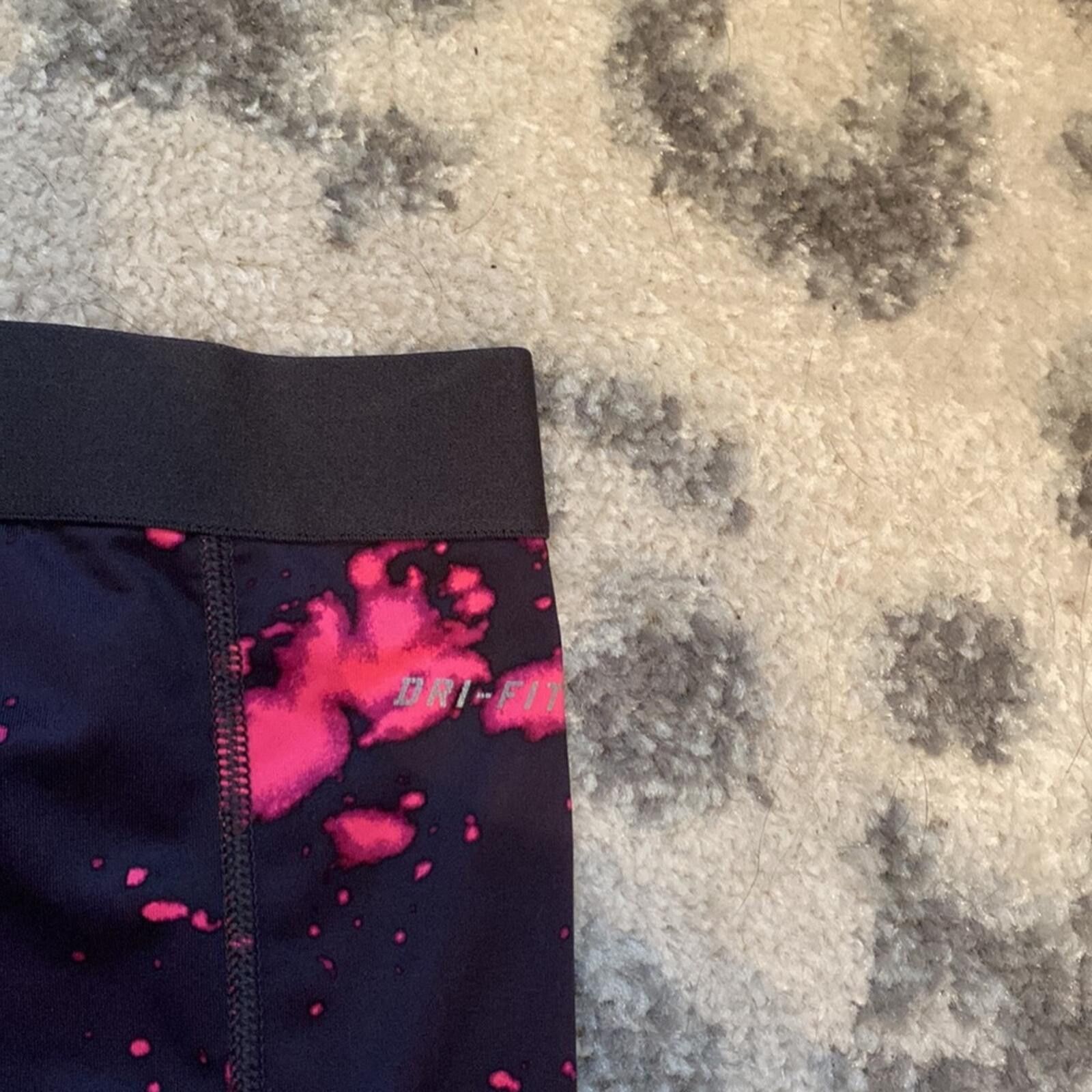Nike Nike Pro Black and Hot Pink Splatter Capris Size ONE SIZE - 5 Thumbnail