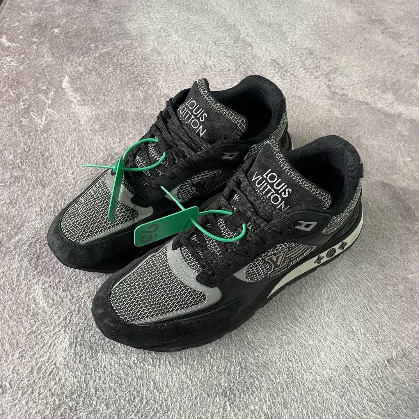Louis Vuitton Louis Vuitton Gray Lowtop Sneakers 45 Men Size US 11.5 / EU 44-45 - 1 Thumbnail
