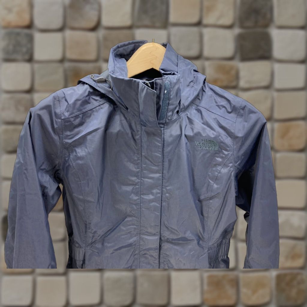 The North Face VINTAGE? No, not vintage. The North Face Womens XS Resolve Parka II Blue Coat Parka Womens XS Blue NWT Free Shipping Size XS / US 0-2 / IT 36-38 - 1 Thumbnail