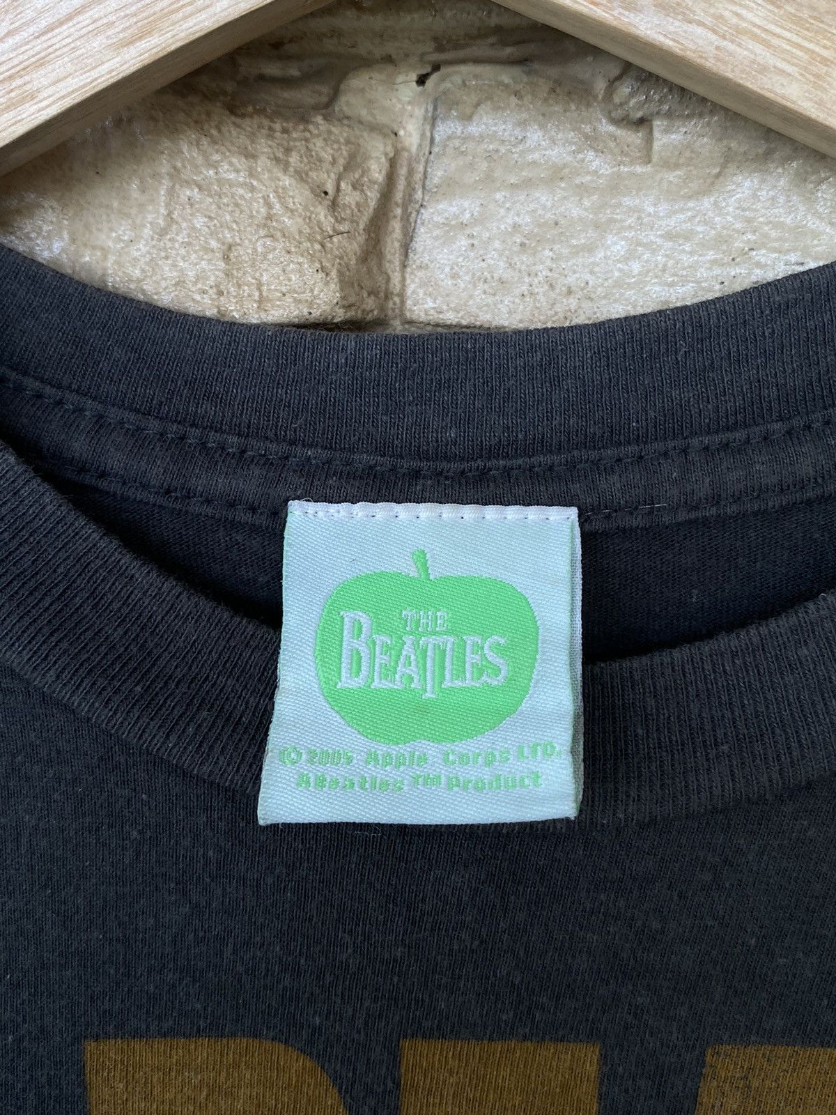 Vintage Vintage 2005 The Beatles Band Tees Size M Size US M / EU 48-50 / 2 - 6 Thumbnail