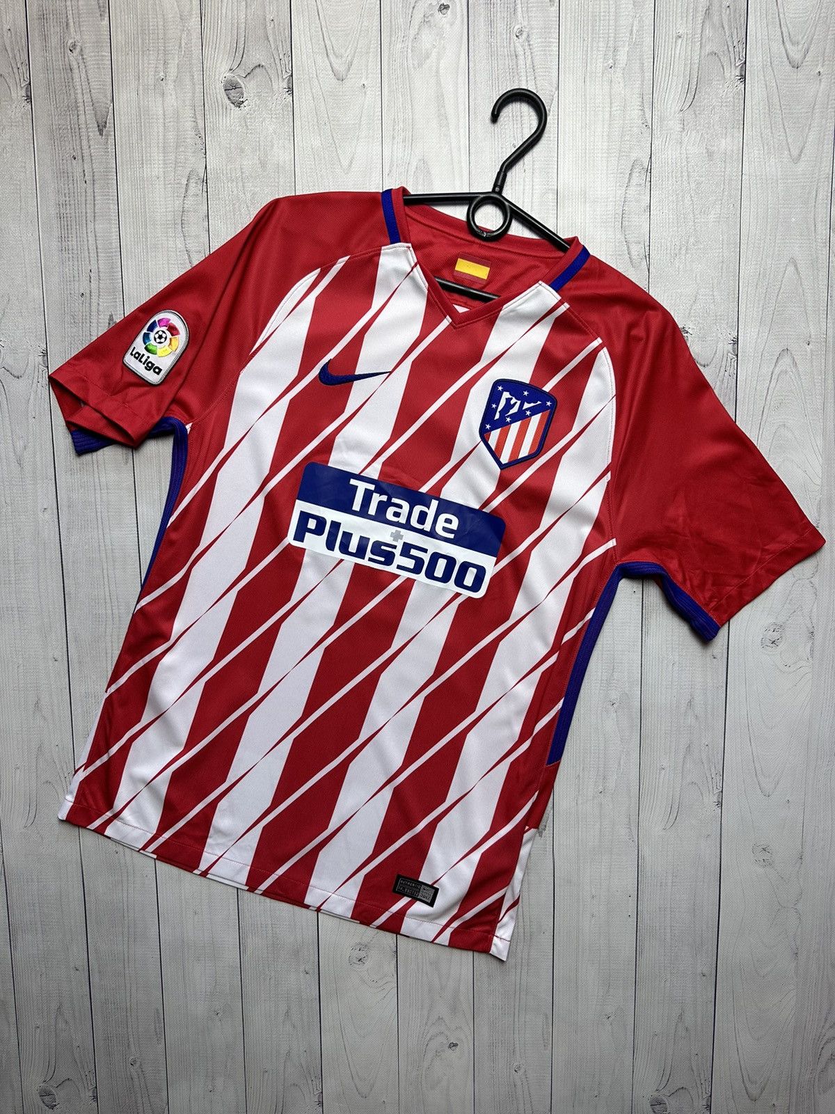 Nike Vintage Nike Atletico Madrid soccer jersey size M Size US M / EU 48-50 / 2 - 1 Thumbnail