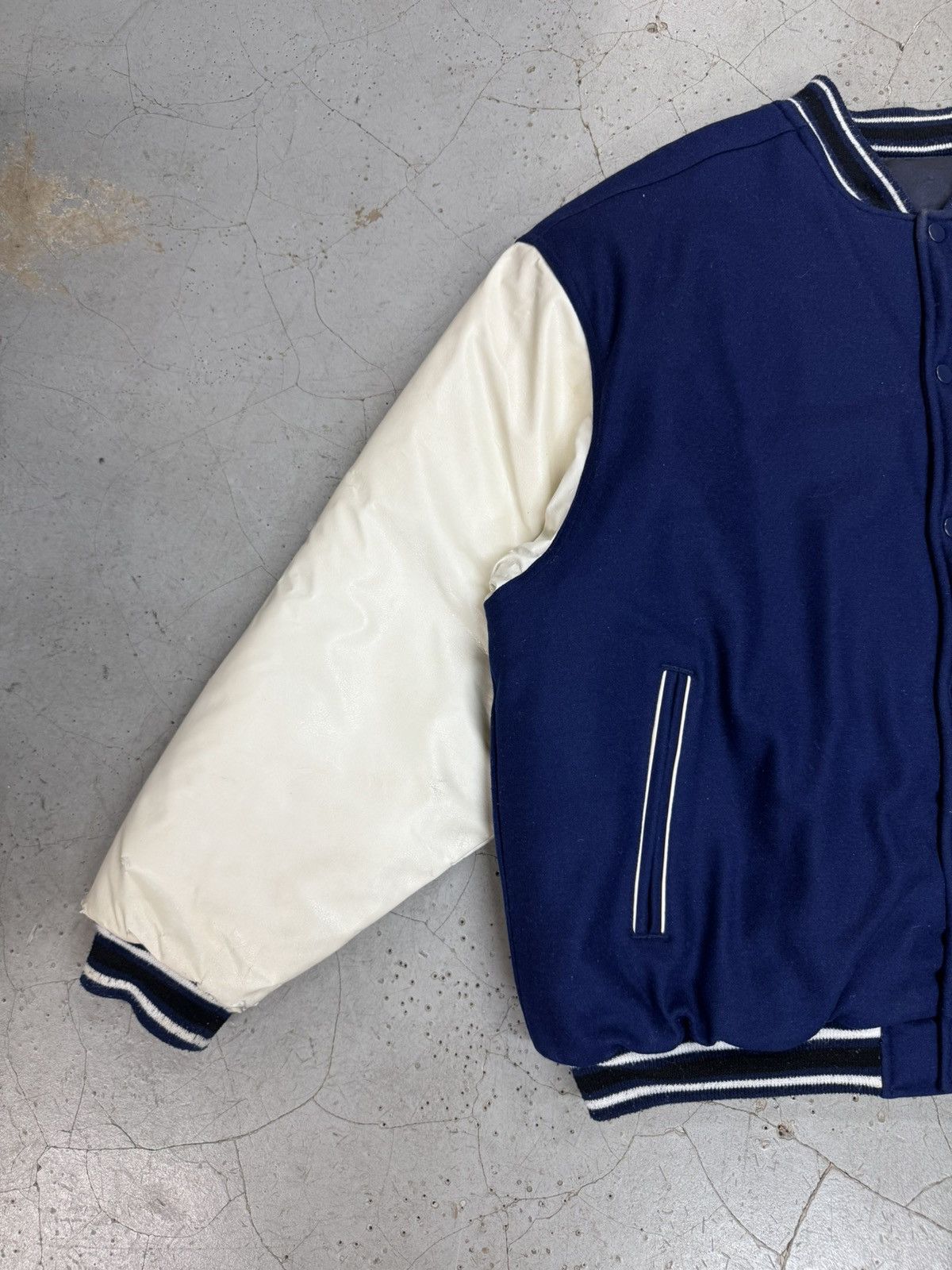 NHL Vintage Toronto Maple Leafs Reversible Varsity/Satin Jacket Size US XL / EU 56 / 4 - 4 Thumbnail