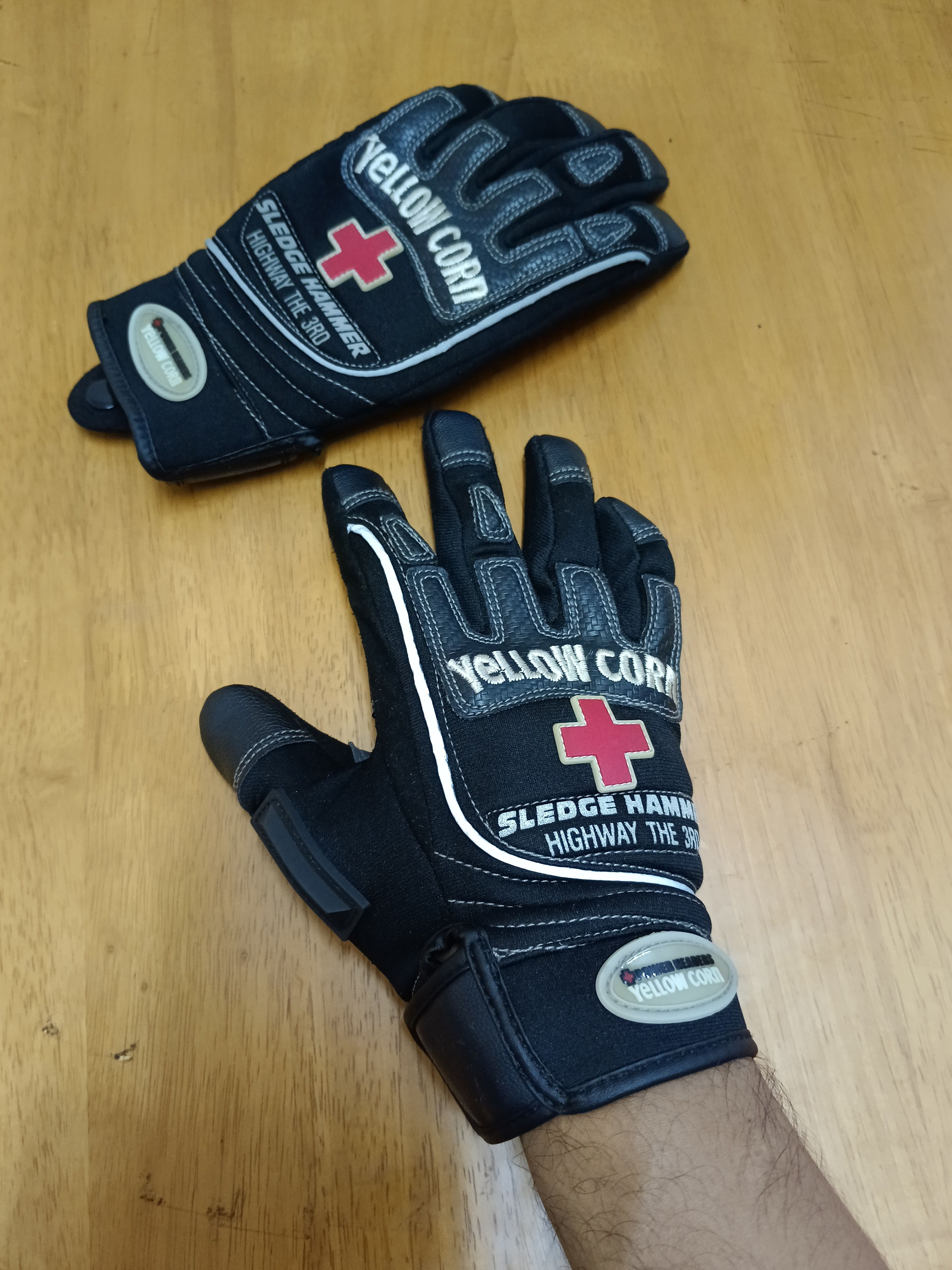 Sports Specialties × YELLOW CORN YELLOW CORN GLOVES (SIZE S) Size ONE SIZE - 1 Thumbnail