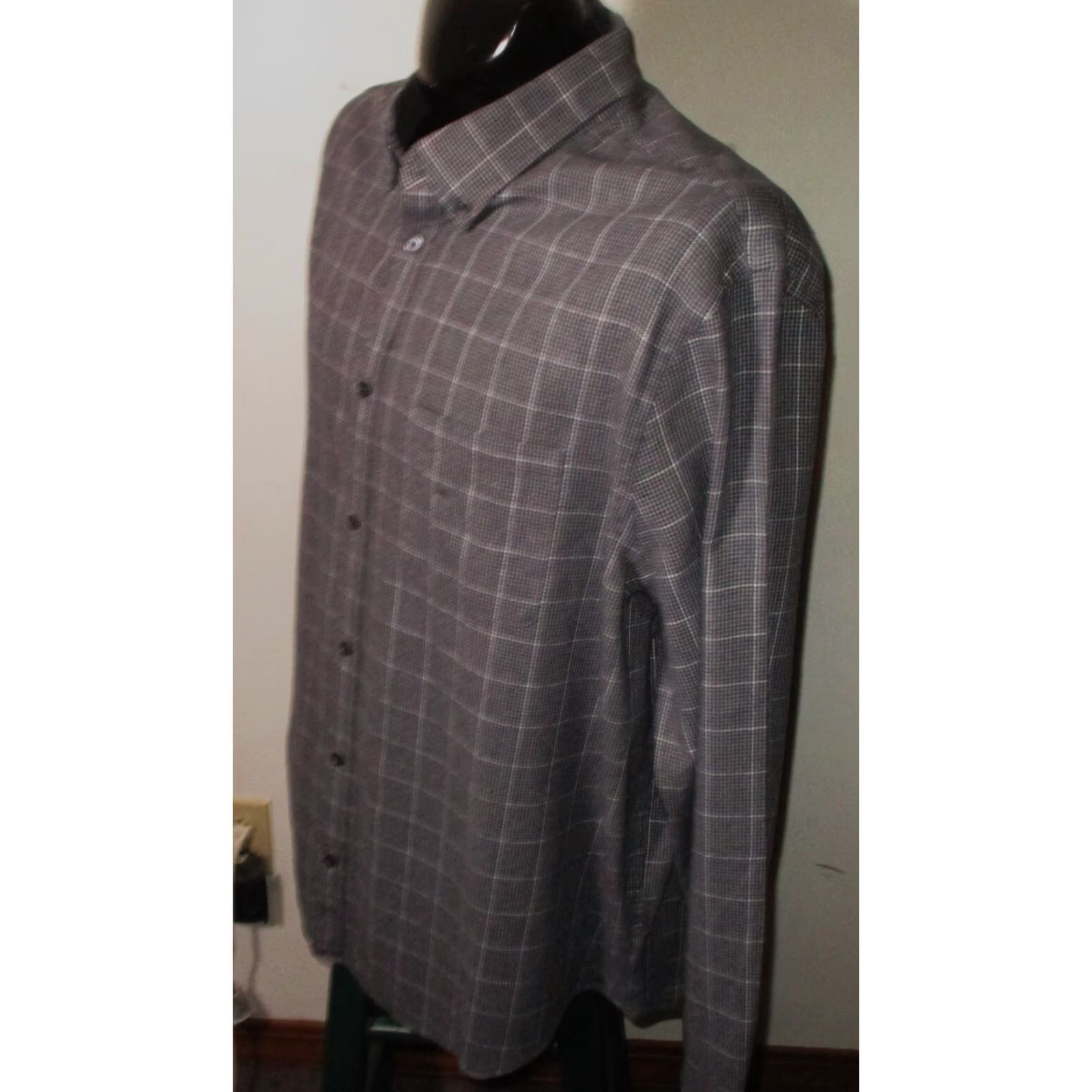 Express EXPRESS Gray Black Long Sleeve Shirt XXL NWT Button-Front Button-Down Collared Knit Cotton Classic Men’s Shirt Size US XXL / EU 58 / 5 - 4 Thumbnail