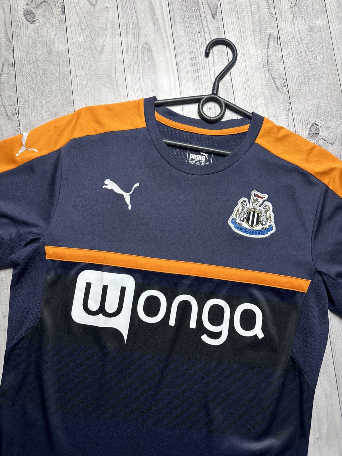 Puma × Vintage Vintage puma New Castle United soccer jersey size M Size US M / EU 48-50 / 2 - 2 Thumbnail
