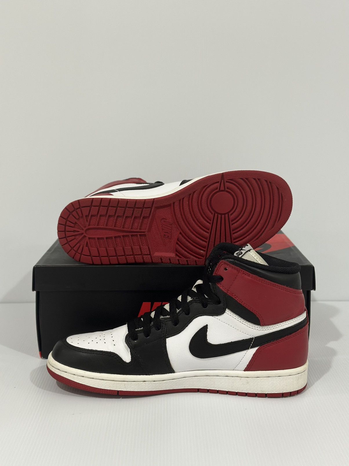 Nike Jordan 1 Retro Black Toe (2013) Size US 8 / EU 41 - 7 Thumbnail