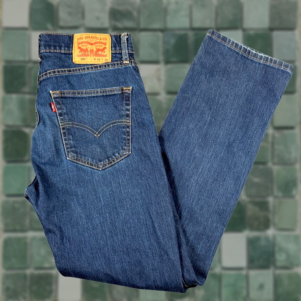 Levi's VINTAGE Levi's 505 Jeans Dark Wash Straight Leg 32x32 Mens Denim Workwear Shirt? Size US 32 / EU 48 - 1 Thumbnail
