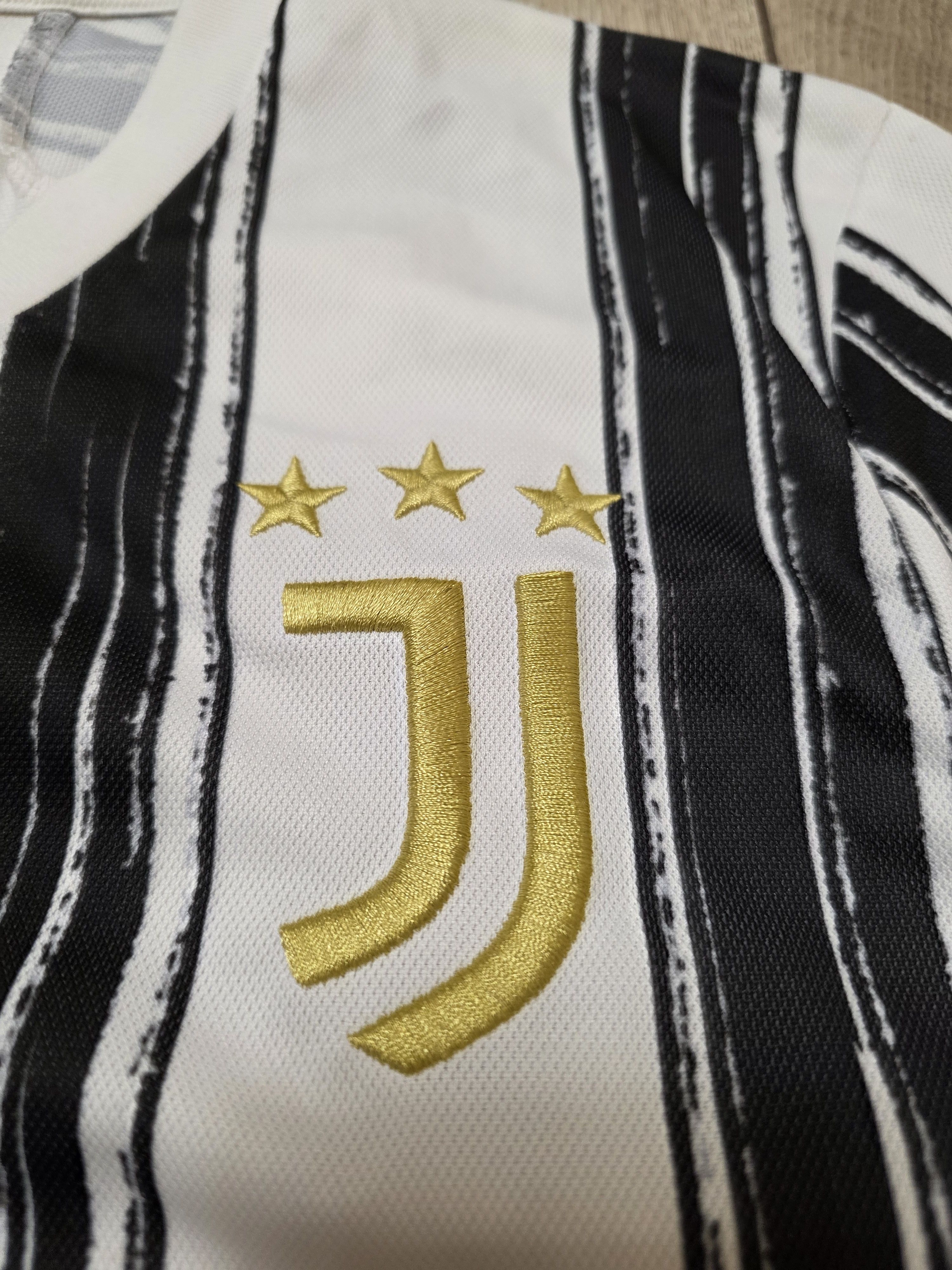 Adidas JUVENTUS 2020 2021 HOME FOOTBALL SHIRT SOCCER JERSEY Size US M / EU 48-50 / 2 - 4 Thumbnail