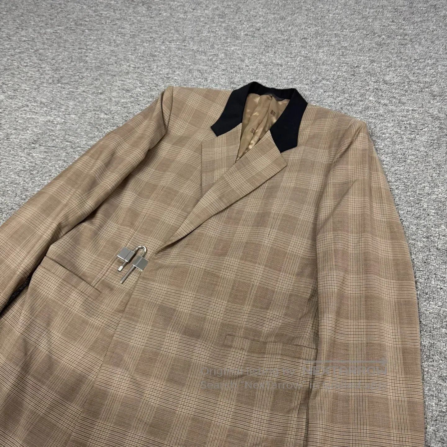 Givenchy Givenchy Checkered pattern; Silver buckle; Trench coat| Size US S / EU 44-46 / 1 - 5 Thumbnail