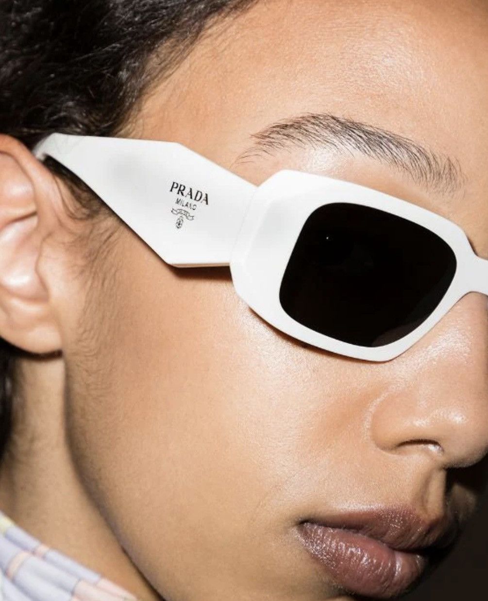 Prada × Vintage Prada Symbole sunglasses SPR 17W 1425S0 49. New Collection Size ONE SIZE - 1 Thumbnail