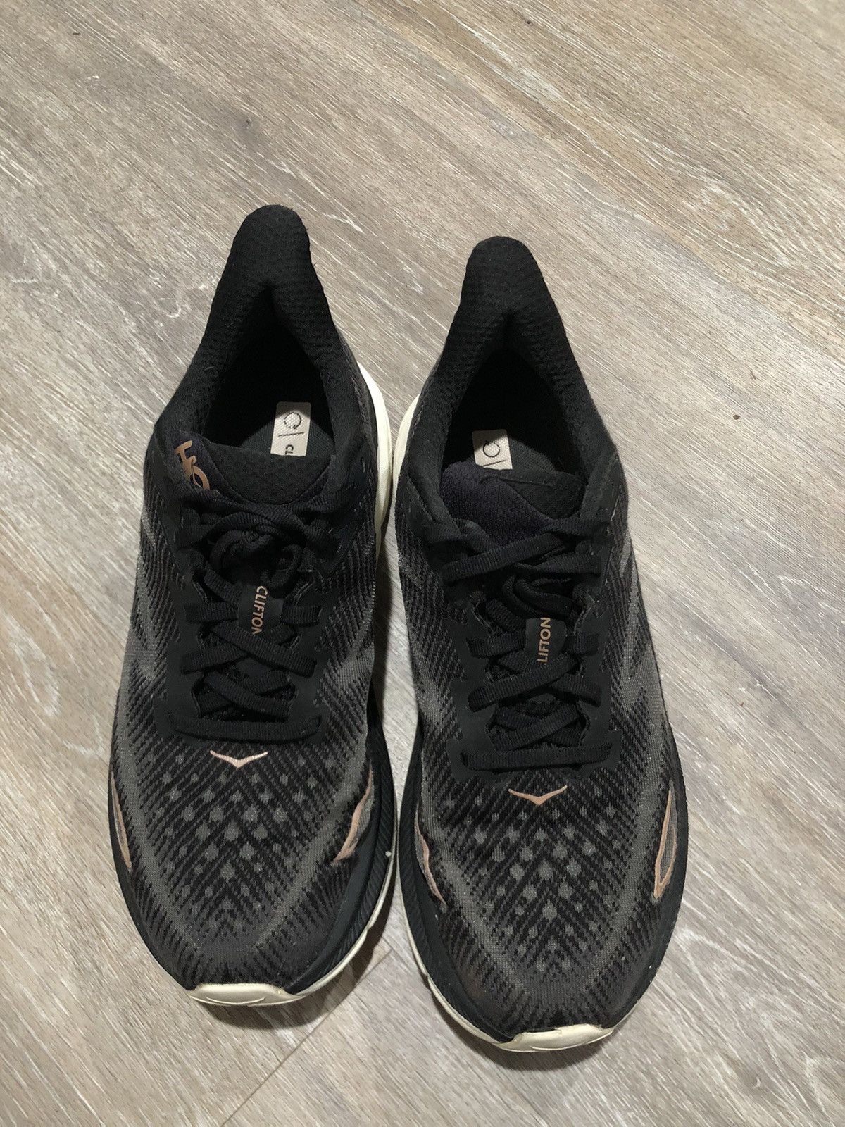 Hoka Hoka One One Clifton 9 Shoes Womens Size 9.5 Black Rose Gold Size US 9.5 / IT 39.5 - 3 Thumbnail