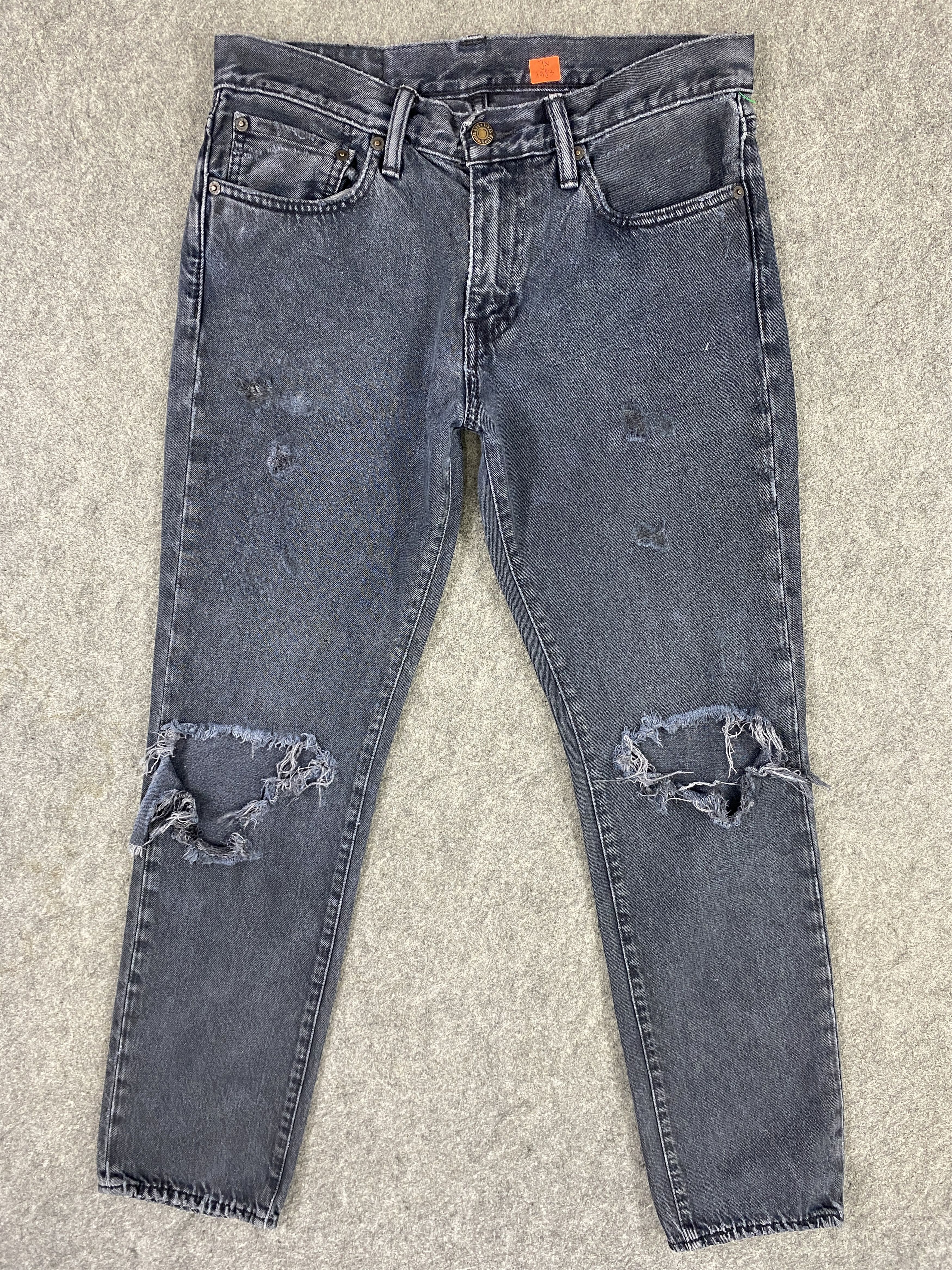 Japanese Brand Dark Blue Vintage Levi's 511 Jeans 32x31 Denim -JN1983 Size US 32 / EU 48 - 1 Thumbnail