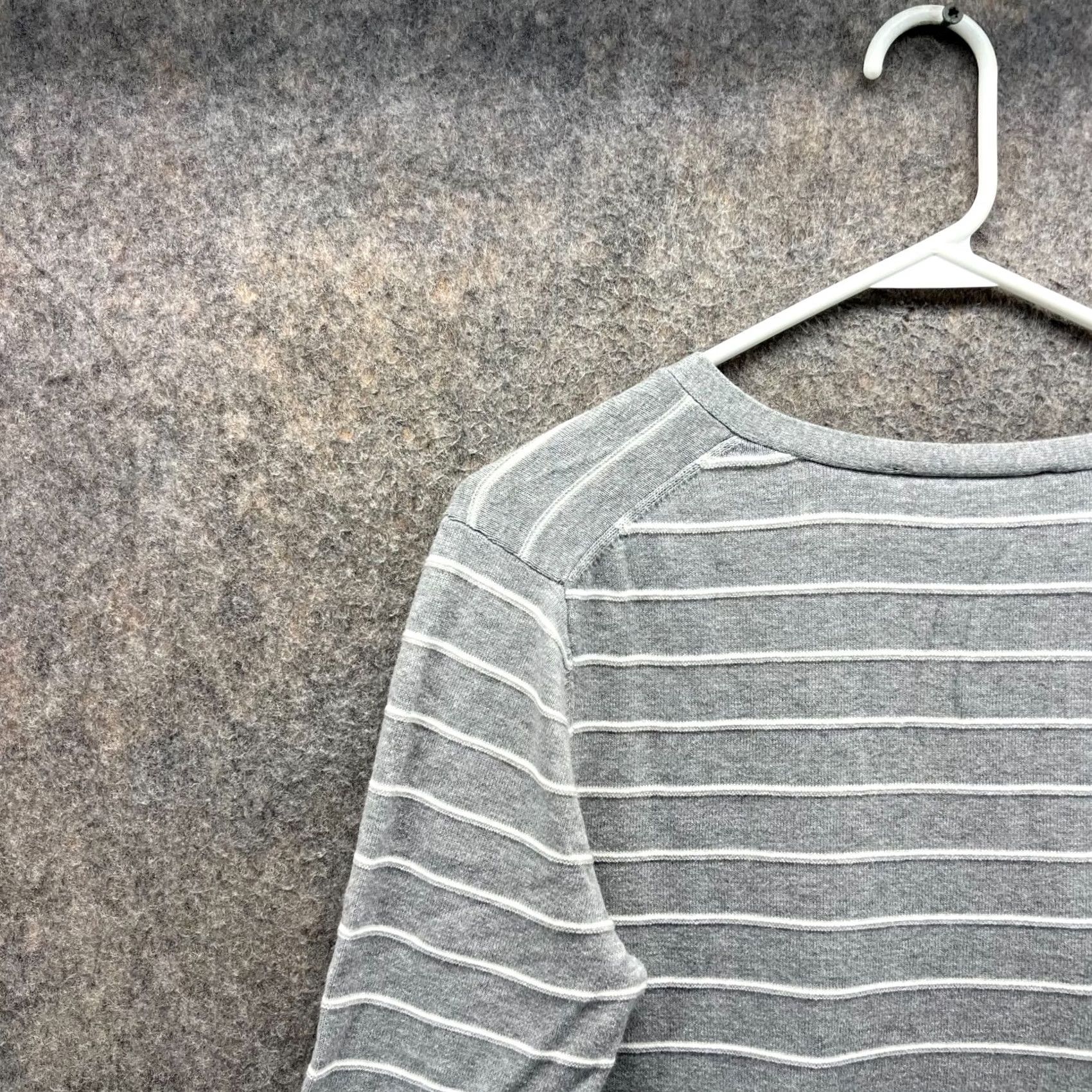 Tommy Hilfiger Tommy Hilfiger Sweater Women Medium Gray V-Neck Pullover Fleece Striped Logo Shirt Ladies Pullover All Seasons 90s Vintage? Size M / US 6-8 / IT 42-44 - 2 Thumbnail