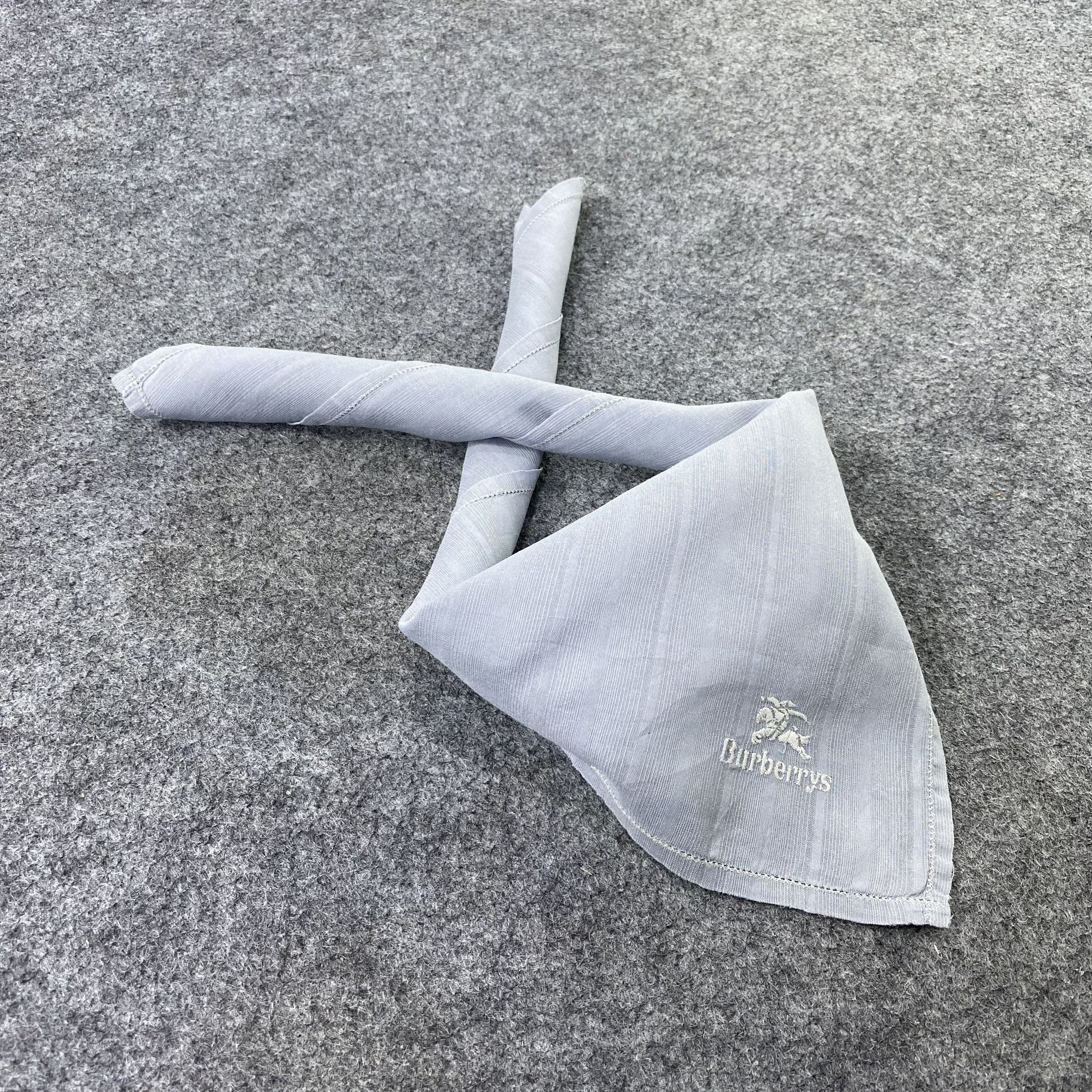 Burberry × Vintage Burberry Handkerchief / Bandana / Neckerchief-B1498 Size ONE SIZE - 1 Thumbnail