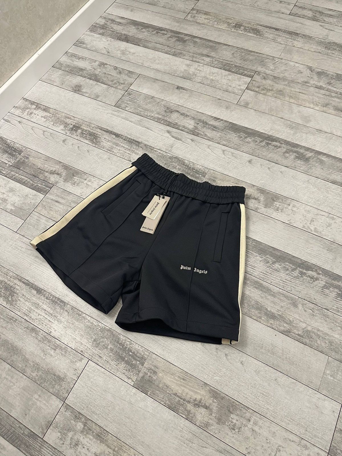 Palm Angels Shorts L size