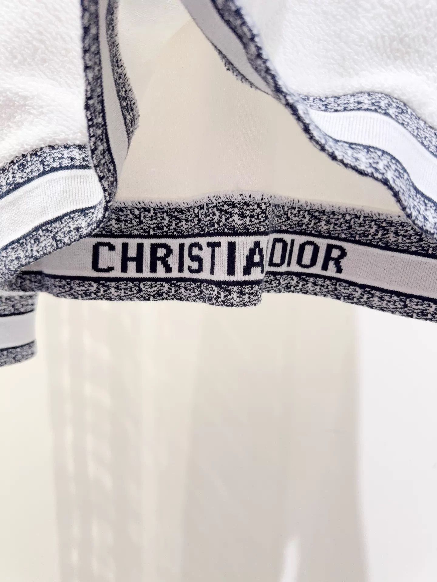 Dior Dior Brand New Hooded Sweater M Heavily Embroidered Size M / US 6-8 / IT 42-44 - 2 Thumbnail