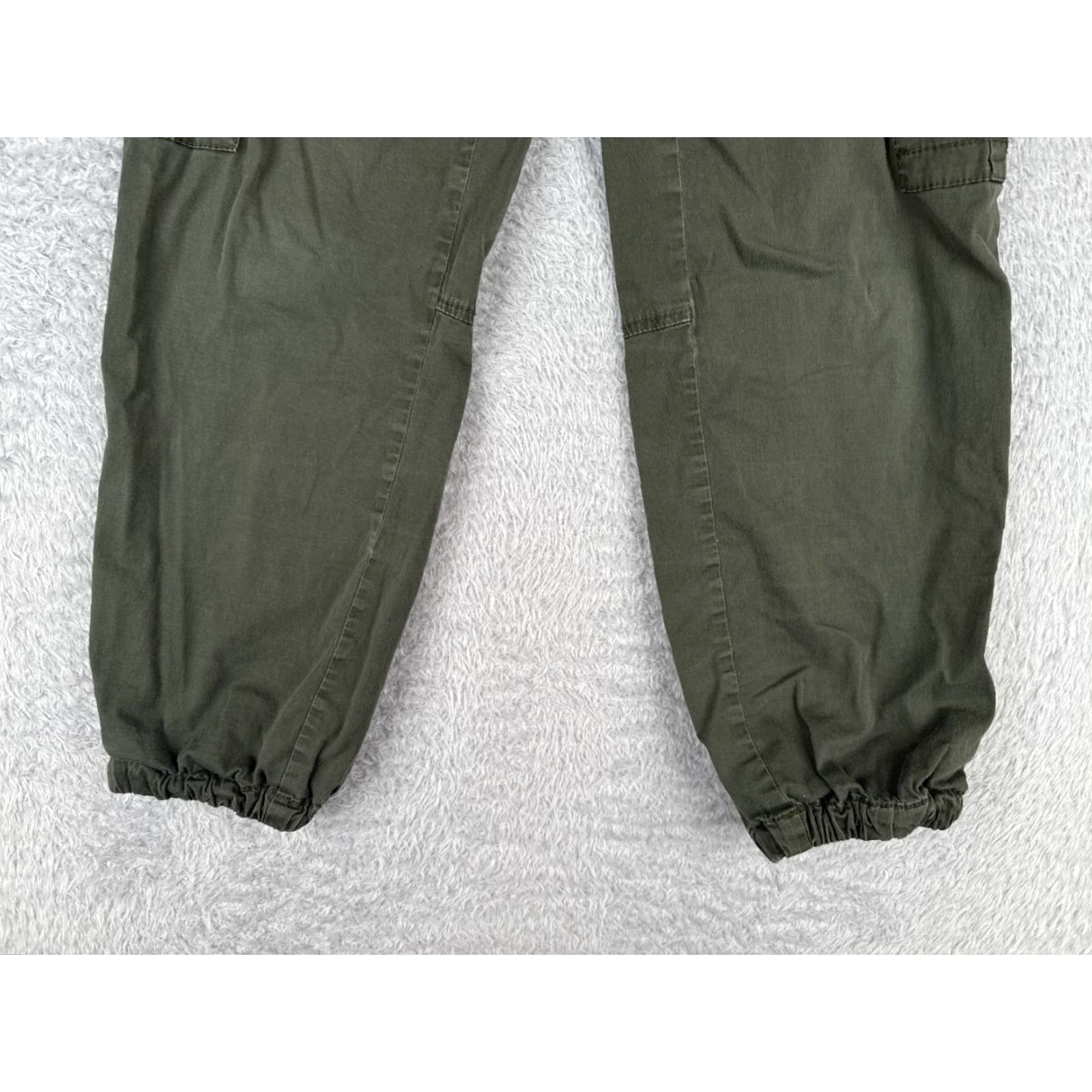Vintage UNIONBAY Women's Cargo Jogger Pants Size 3 Green Tapered Denim 5-Pocket Belted Regular Fit Size 26" / US 2 / IT 38 - 2 Thumbnail