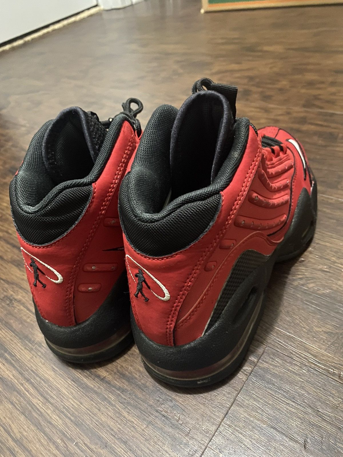 Nike CLEAN Nike Air Max Griffey 2 Red Cincinnati size 7 2015 Mens Size US 7 / EU 40 - 4 Thumbnail