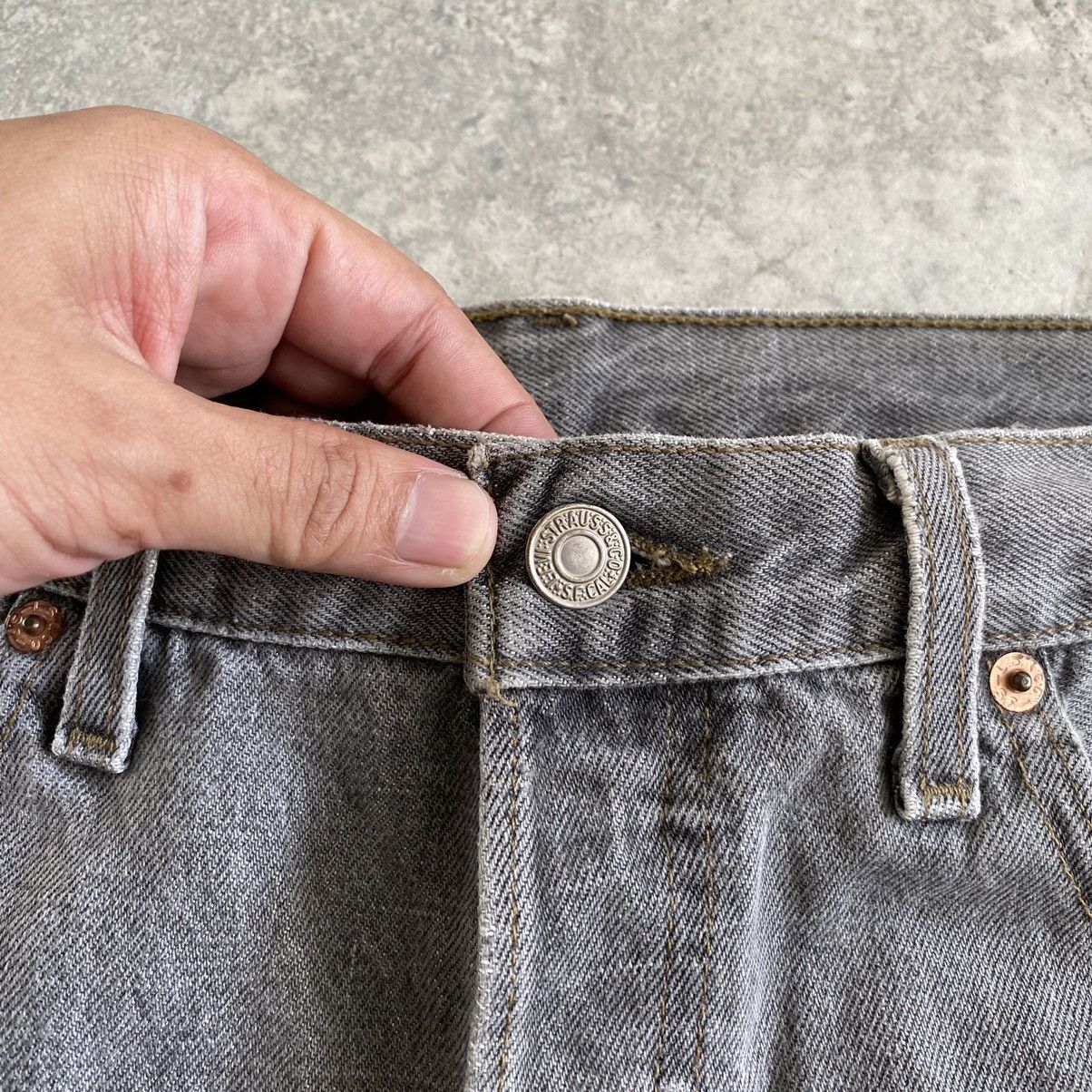 Levi's Vintage Late 90’s Levis 501 Ash Grey Distressed Jeans Size US 32 / EU 48 - 12 Thumbnail