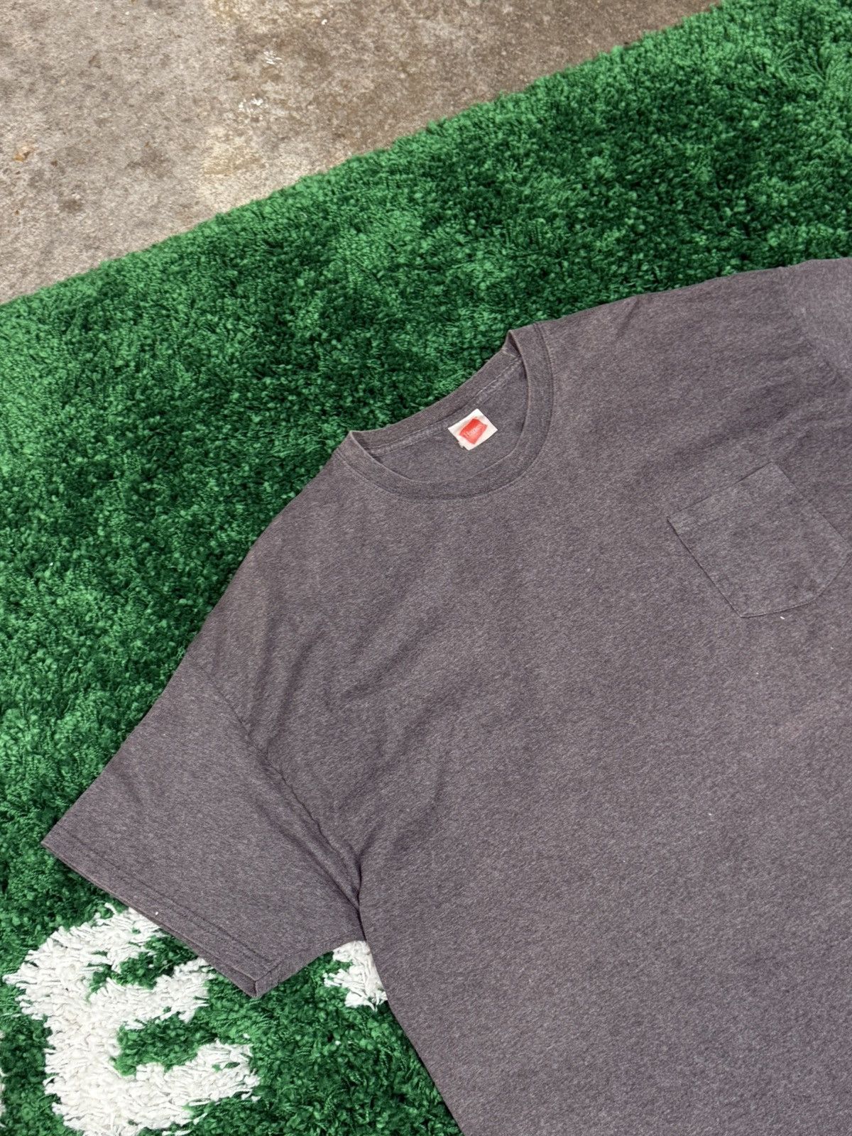 Vintage Vintage Hanes Pocket Tee Shirt Grey Tee 2XL XXL Size US XXL / EU 58 / 5 - 2 Thumbnail