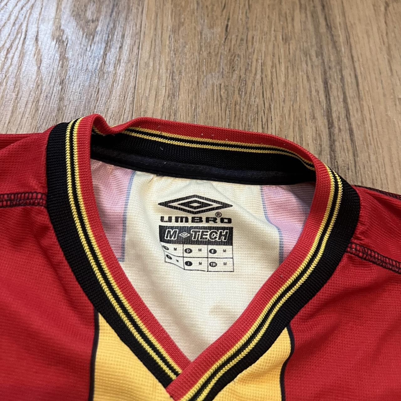 Umbro 2002-04 Galatasaray Umbro Football Shirt Turkey y2k 2000s Size US M / EU 48-50 / 2 - 4 Thumbnail
