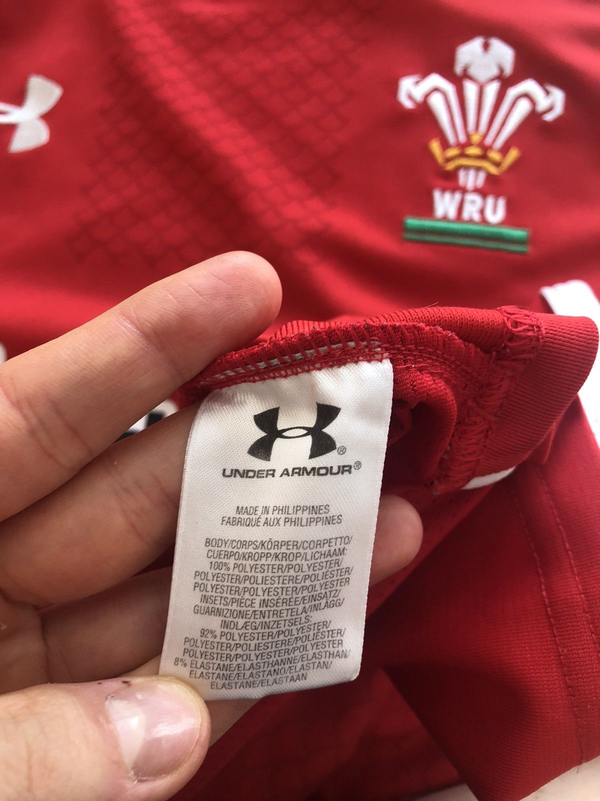 Under Armour VINTAGE WALES RUGBY UNDER ARMOUR JERSEY SHIRT Size US XL / EU 56 / 4 - 5 Thumbnail