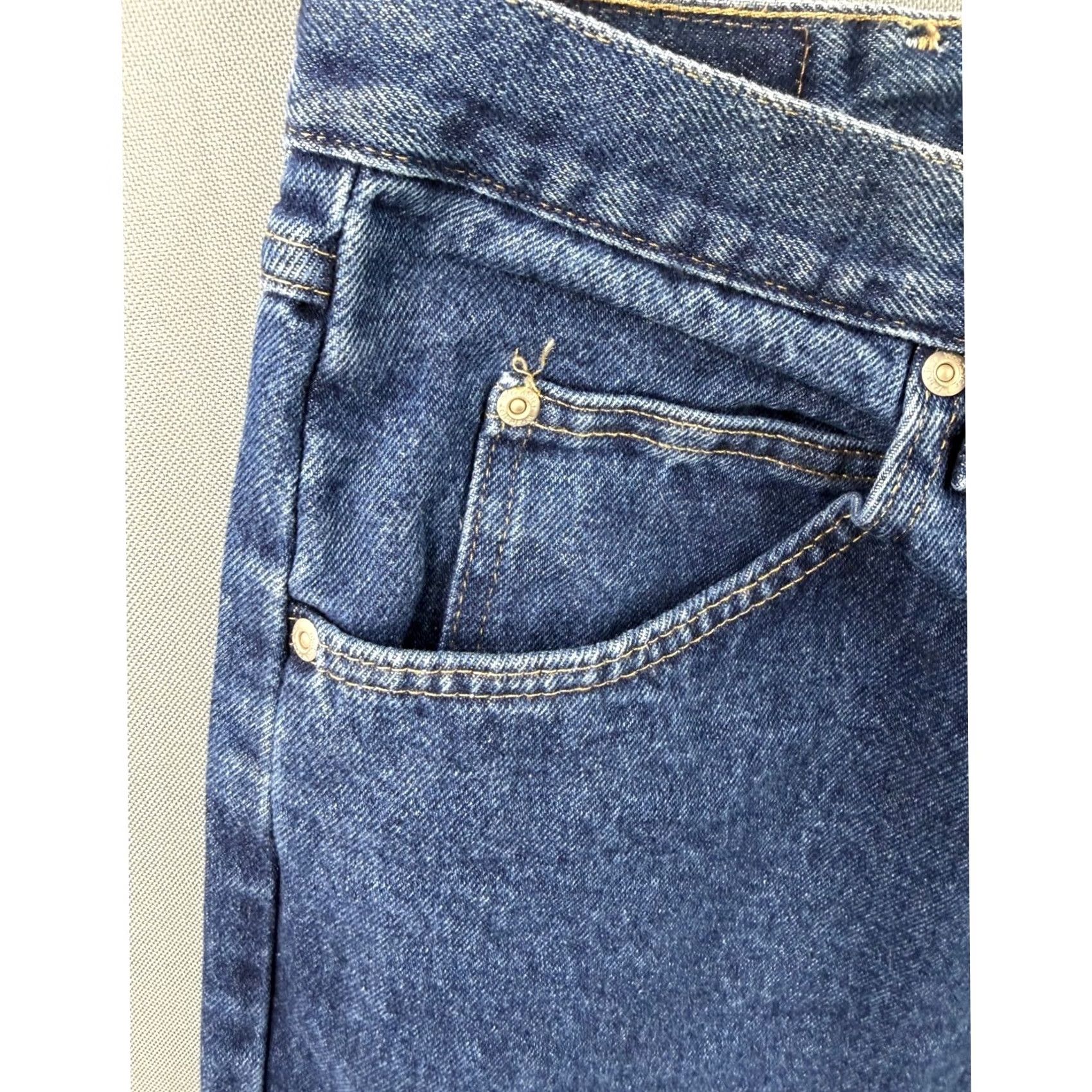 Wrangler Wrangler Jeans Relaxed Fit Mens Blue Denim 100% Cotton 38x32 Inseam 32 Zip Button Pockets 5-Pocket Design Straight Mid Rise Authentic Jeans Size US 38 / EU 54 - 7 Thumbnail