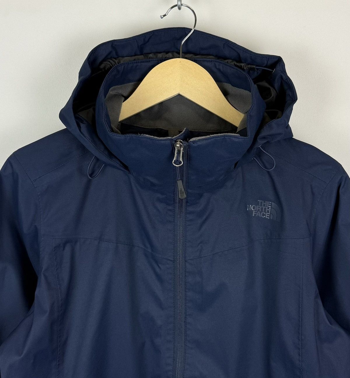 The North Face The North Face DryVent Full Zip Jacket Women’s Size M Blue Size M / US 6-8 / IT 42-44 - 2 Thumbnail