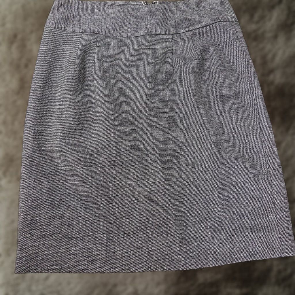 Banana Republic VINTAGE BANANA REPUBLIC GREY WOOL BLEND SKIRT WOMENS SIZE 6 Size 28" / US 6 / IT 42 - 1 Thumbnail
