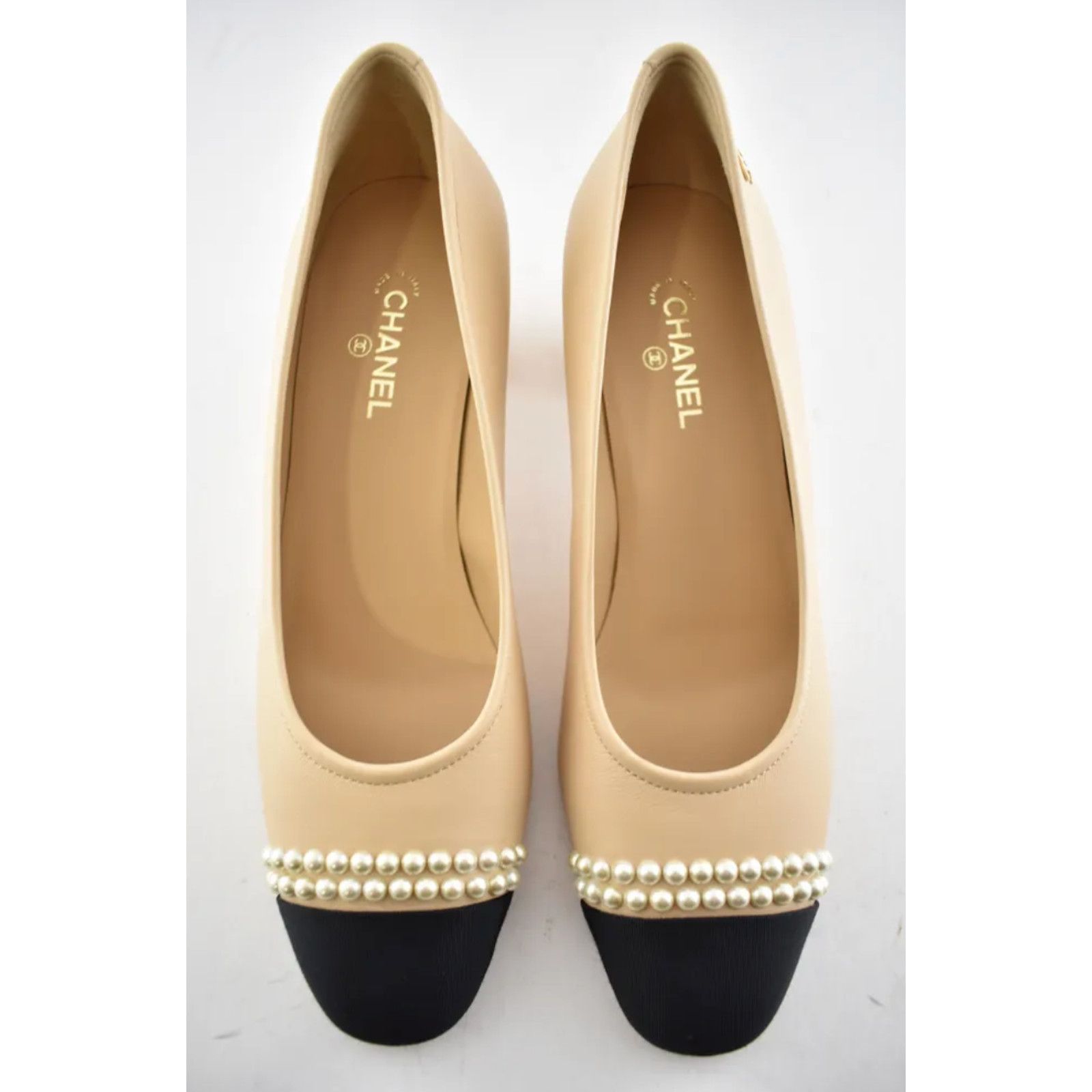 Chanel 20P Lambskin Leather CC Pearl Sandal Low Block Heel Pump 37 Size US 7 / IT 37 - 8 Thumbnail