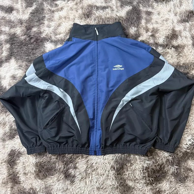 Balenciaga Balenciaga 24ss 3B logo show stitching off shoulder shrug s Size US M / EU 48-50 / 2 - 1 Thumbnail