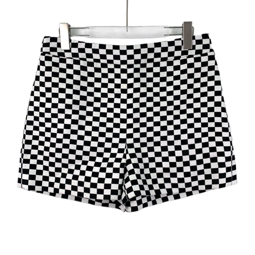 Dior Christian Dior Black & White Checkered Casual Shorts K26WX Size 27" / US 4 / IT 40 - 1 Thumbnail