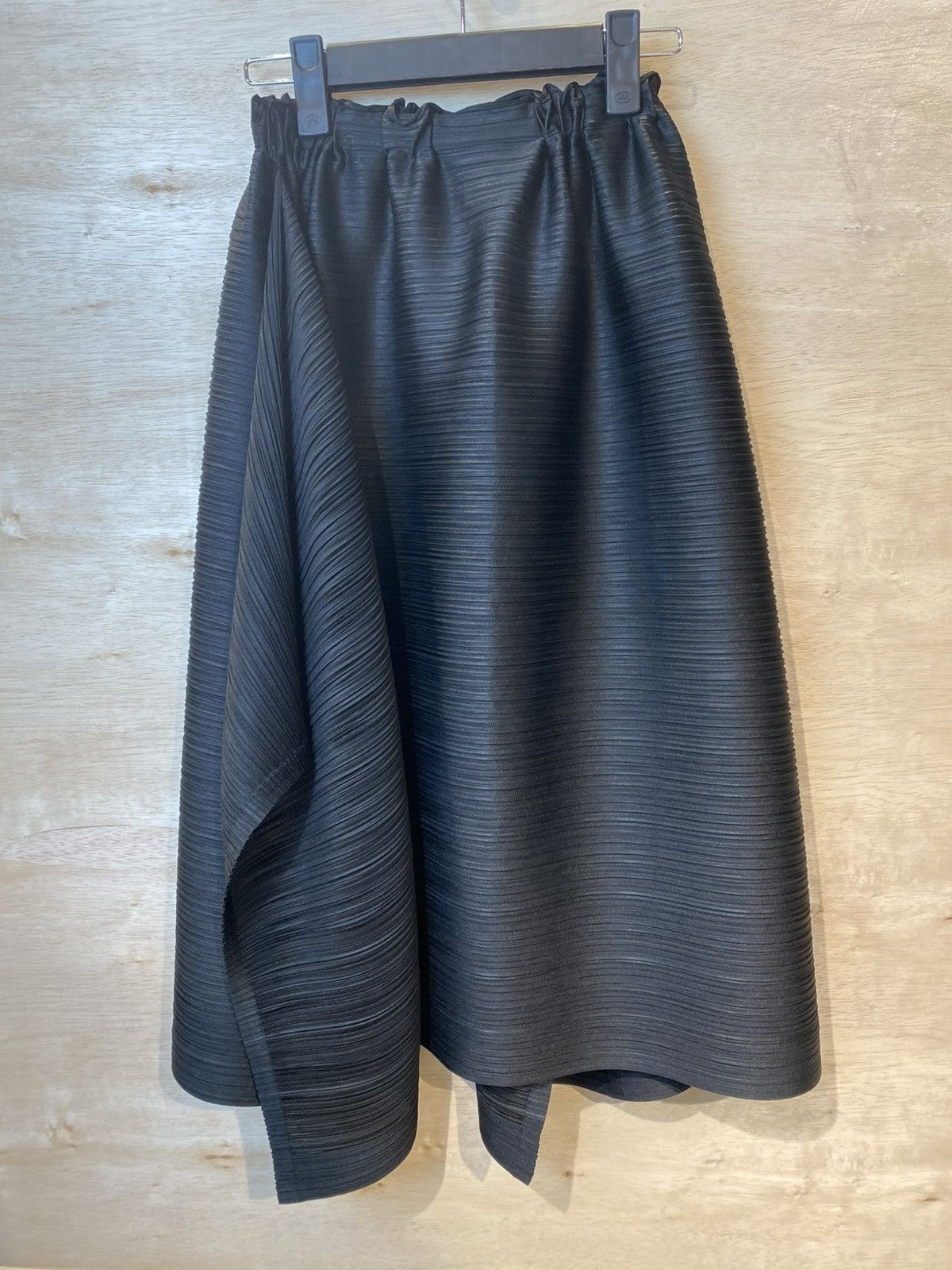 Pleats Please Issey Miyake Pleats Please Issey Miyake Black Motion Skirt Size 28" / US 6 / IT 42 - 6 Thumbnail