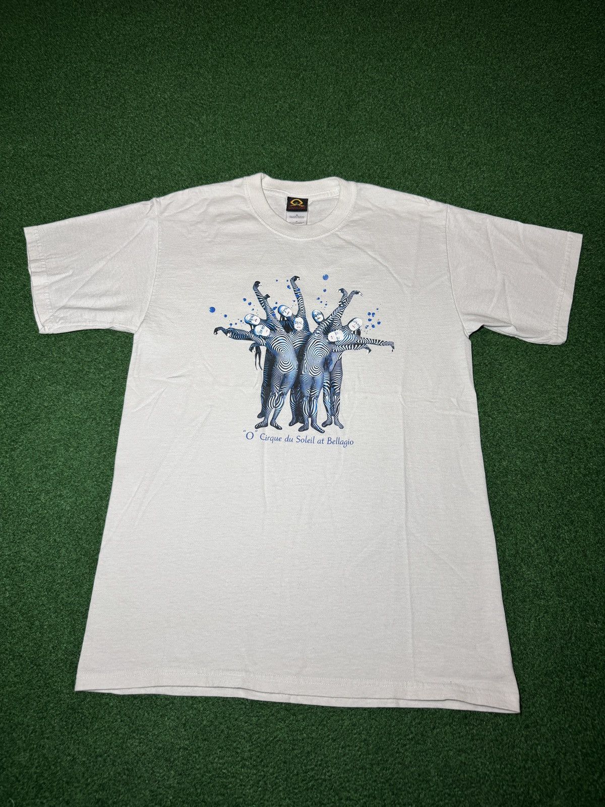 Vintage Vintage O Ciruqe de Soleil Bellagio Medium Y2K T Shirt Size US M / EU 48-50 / 2 - 1 Thumbnail