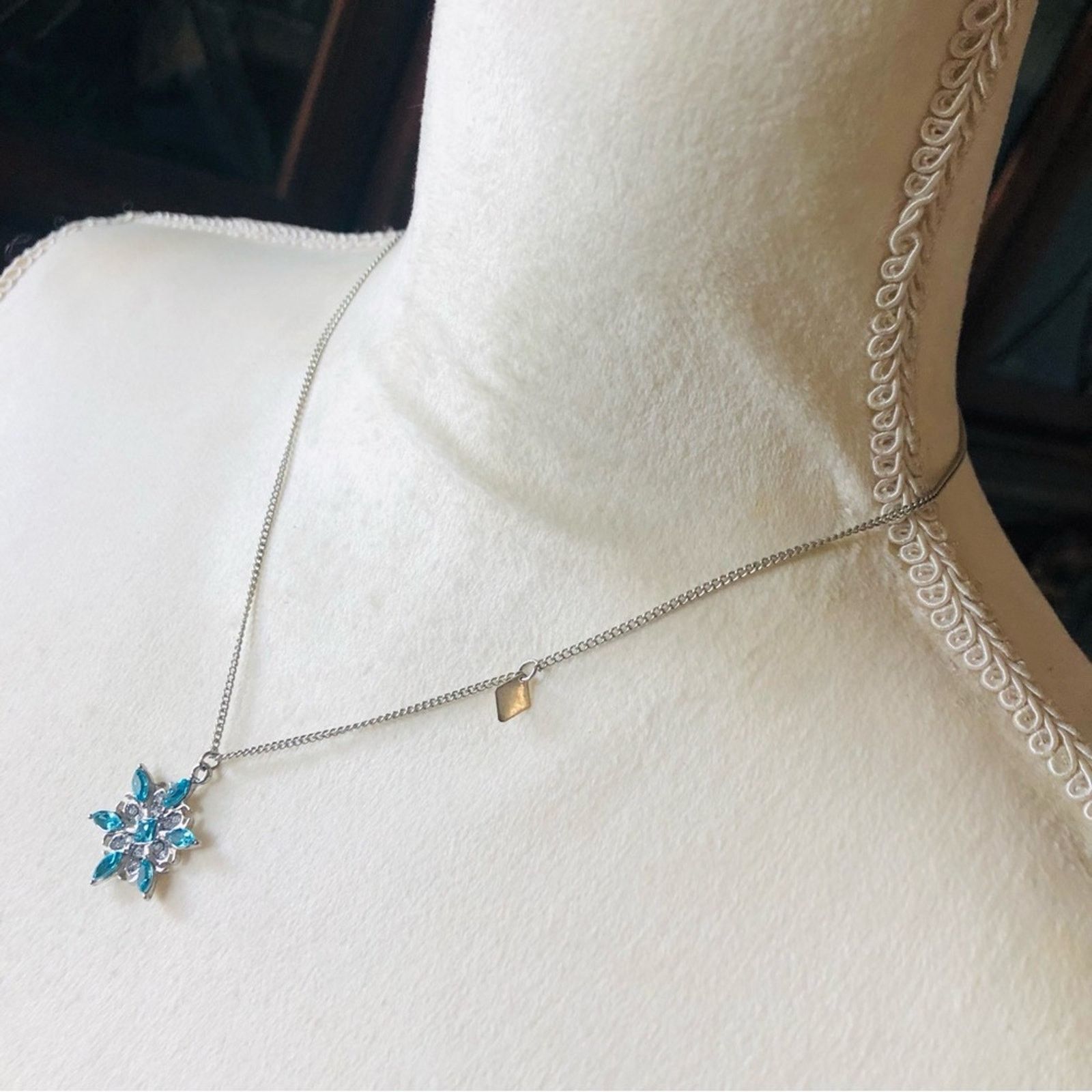 Handmade Hand crafted marquis snowflake on chain necklace Size ONE SIZE - 7 Thumbnail
