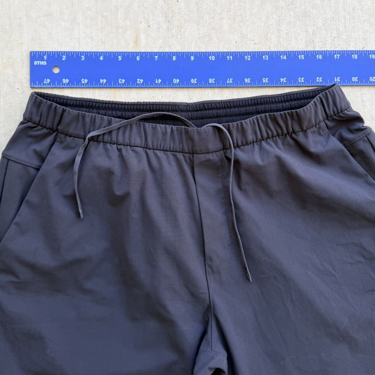 Lululemon Lululemon ABC Warpstreme Relaxed Fit Tapered Pull On Pants Size US 38 / EU 54 - 5 Thumbnail