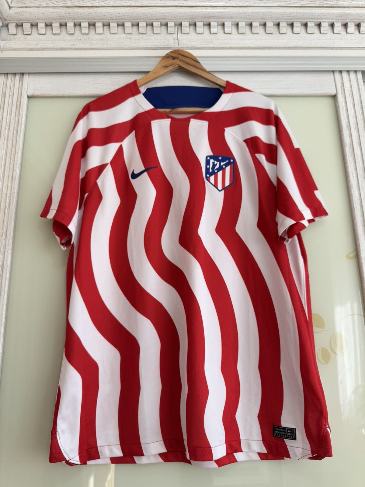 Nike Atletico Madrid 2022-2023 Home Soccer Jersey Football Kit Size US XL / EU 56 / 4 - 5 Thumbnail
