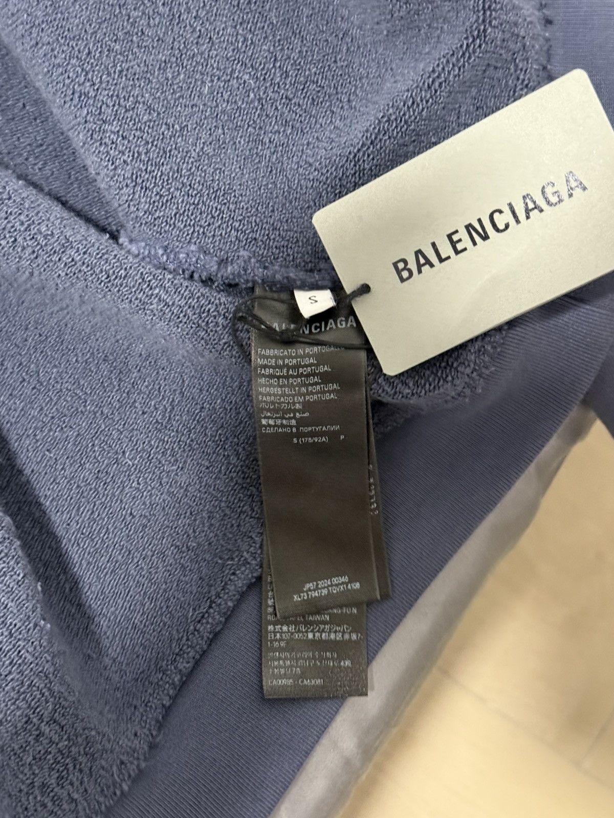 Balenciaga Balenciaga Navy incognito hoodie size small Size US S / EU 44-46 / 1 - 13 Thumbnail
