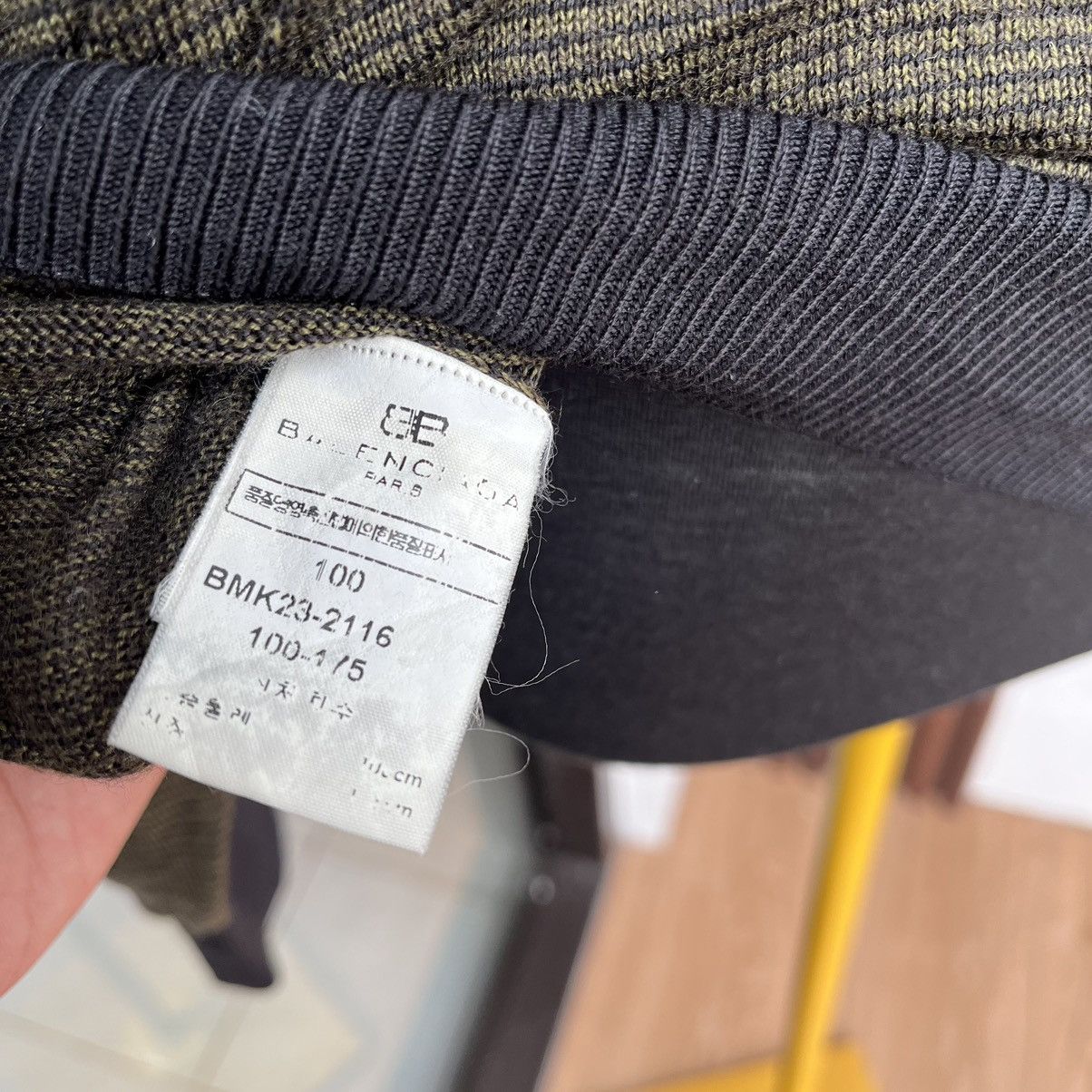 Balenciaga × Vintage Vintage Balenciaga Golf Button Collar Knitwear (UNISEX) Size US M / EU 48-50 / 2 - 9 Thumbnail