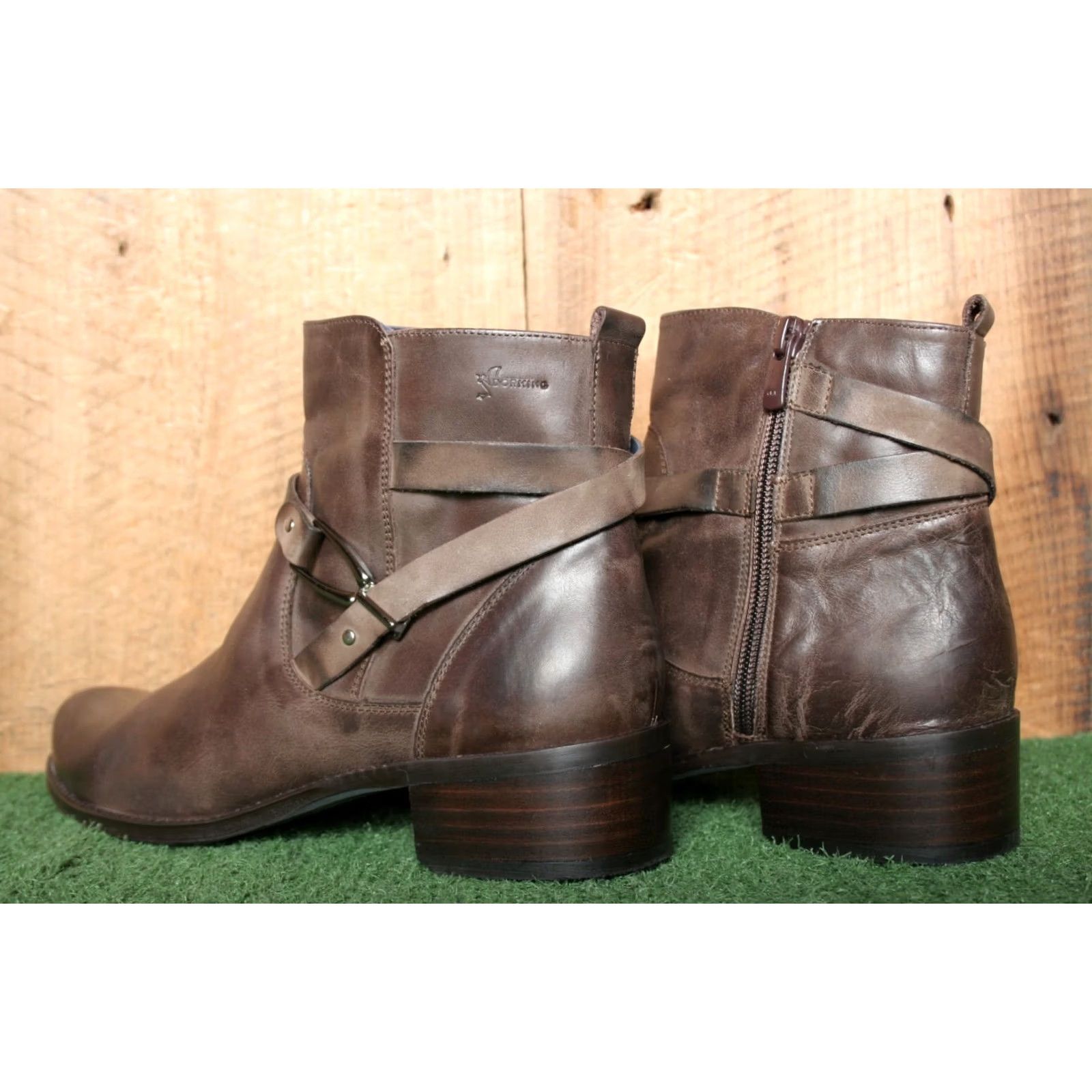 Vintage DORKING by Fluchos Bootie Women Brown Leather Side Zip Harness Strap Ankle Boots EU 40 US 9-9.5 Size US 9.5 / IT 39.5 - 3 Thumbnail