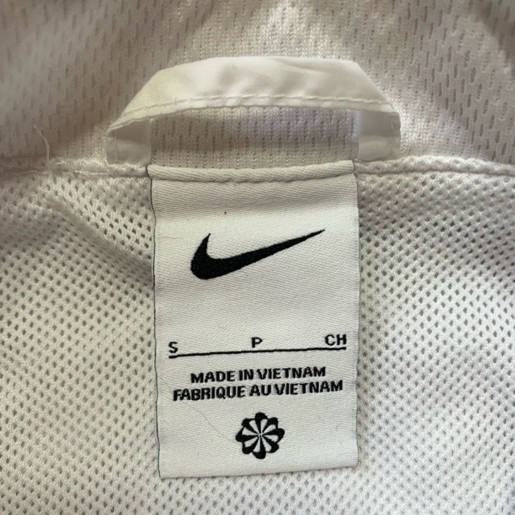 Nike Nike lightweight windbreaker jacket Nike white windbreaker jacket Women S White Nylon Basic Jacket Running Lightweight Windbreaker S Womens Size S / US 4 / IT 40 - 2 Thumbnail