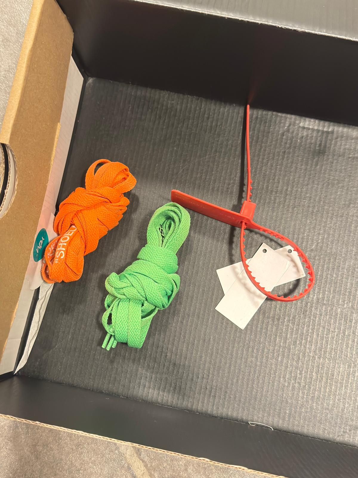 Jordan Brand × Off-White Off-White x Air Jordan 1 Retro High OG ‘Chicago’ Size US 8.5 / EU 41-42 - 3 Thumbnail