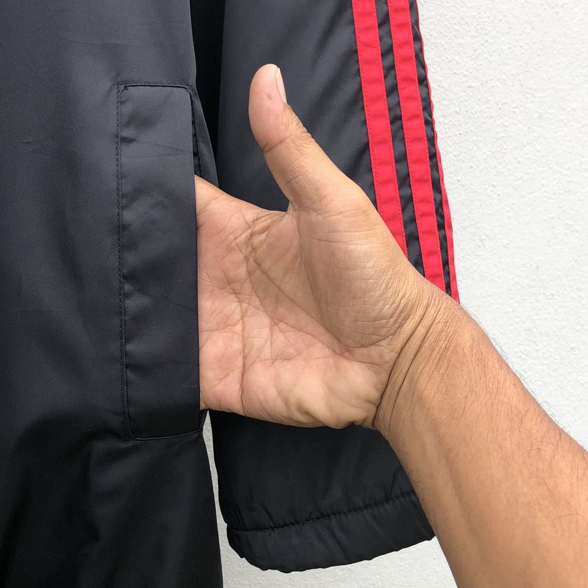 Adidas Vintage Adidas 3 Stripes Big Logo Lined Fleece Coach Jacket Size US L / EU 52-54 / 3 - 12 Thumbnail