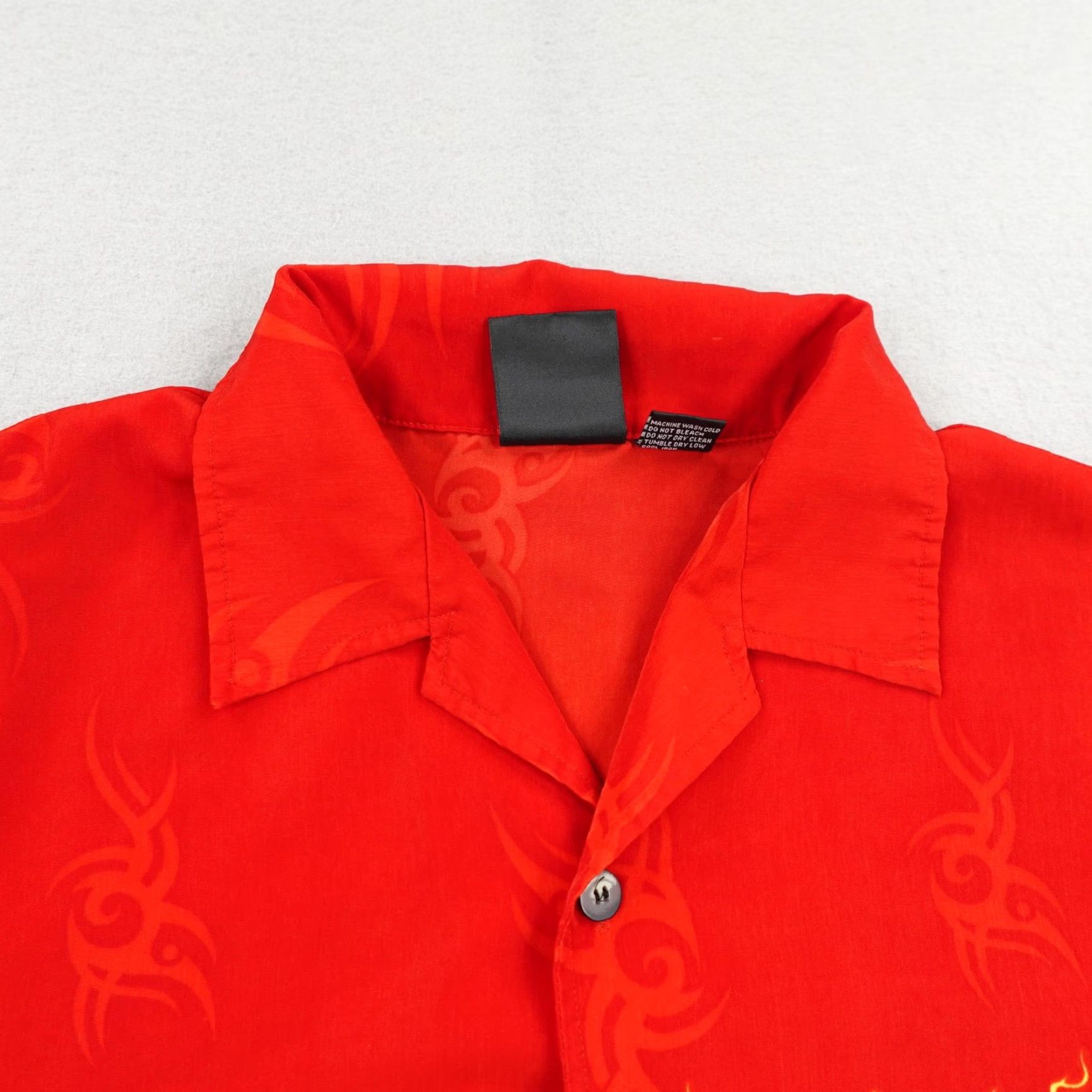 Vintage VINTAGE C-Two Shirt Mens XL Red Dragon Flames Button Up Wrap Around AOP Y2K Camp Size US XL / EU 56 / 4 - 2 Thumbnail