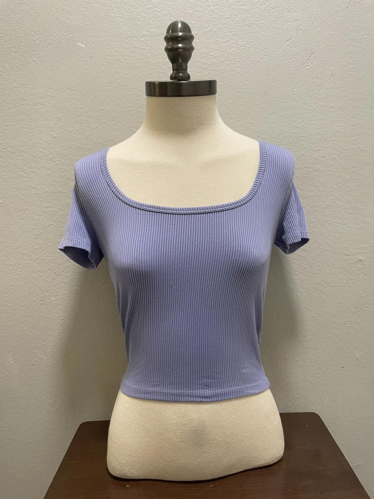 Hollister Hollister Must-Have Collection Baby Tee Purple XS Size XS / US 0-2 / IT 36-38 - 1 Thumbnail