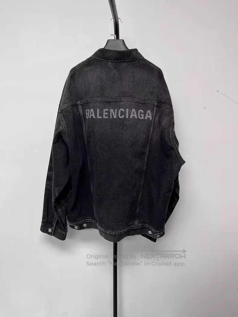Balenciaga Balenciaga Distressed Logo Printed Collar Casual Loose Fit Size US S / EU 44-46 / 1 - 1 Thumbnail