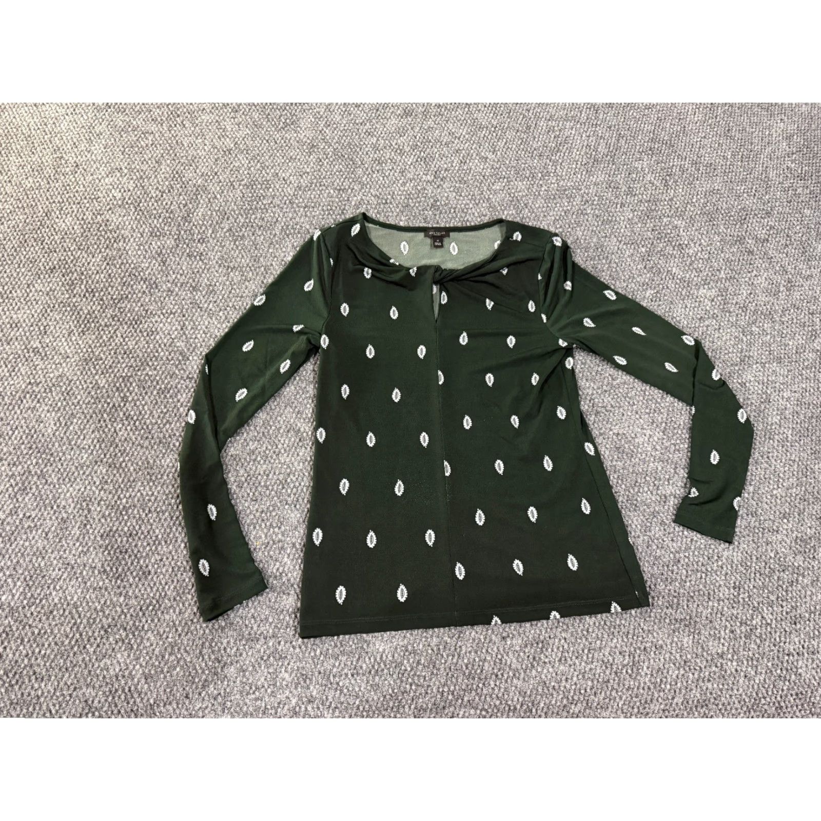 Vintage Ann Taylor Blouse Womens XS Green White Paisley Print Crew Neck Long Sleeve Pullover Top Size XS / US 0-2 / IT 36-38 - 2 Thumbnail
