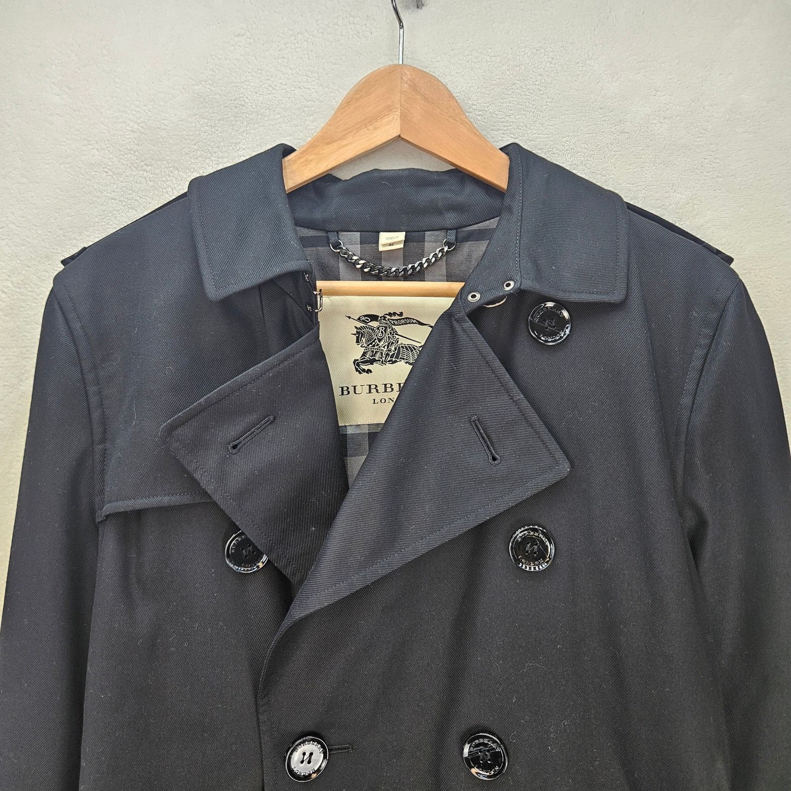 Burberry BURBERRYS MEN'S 46 BLACK TRENCH COAT DOUBLE BREASTED W COVER Size US S / EU 44-46 / 1 - 2 Thumbnail