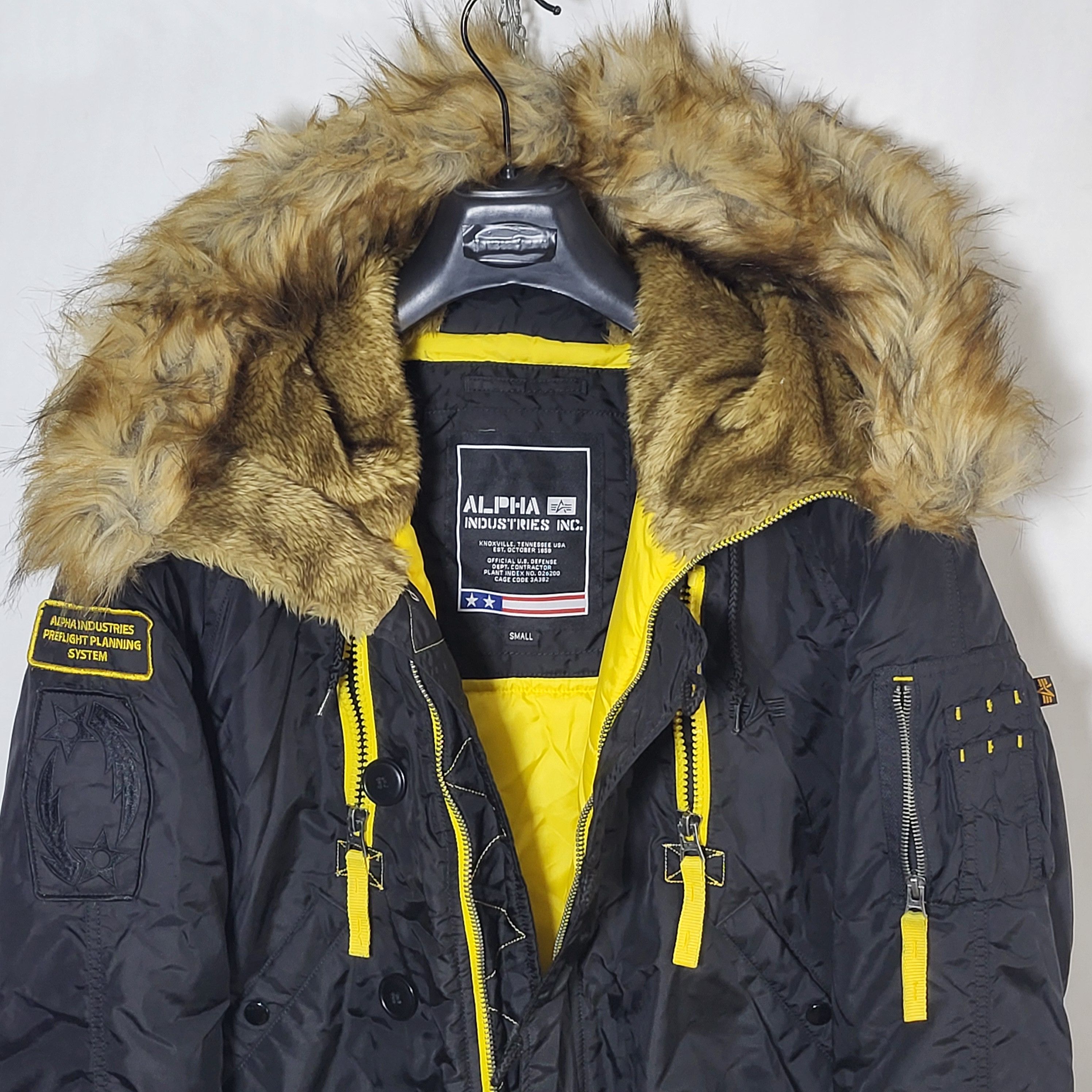 Alpha Industries Alpha Industries.Jacket bomber alaska.Size S but fit M. Size US S / EU 44-46 / 1 - 2 Thumbnail