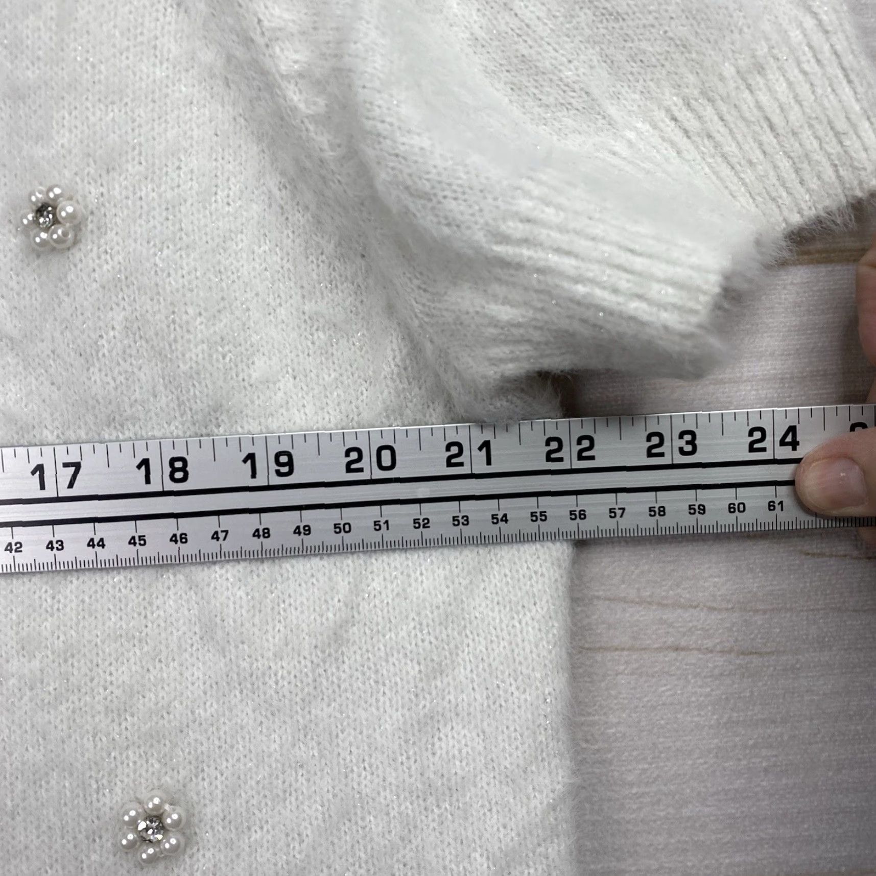 Vintage VINTAGE ELLE Womens Sweater XX L White Fuzzy Beaded Short Sleeve Soft Grannycore Wimsy Size XXL / US 16-18 / IT 52-54 - 6 Thumbnail